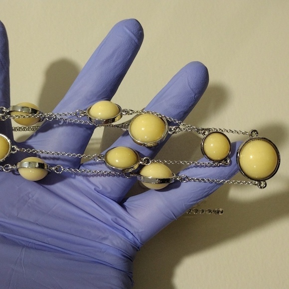 Yellow Radiance: Layered Silver Necklace & Drop Earrings Set – Statement Jewelry - Picture 7 of 8